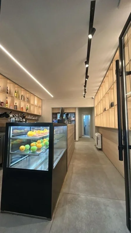 Tirane, shitet ambjent biznesi , 76 m² 330.000 € (ALI DEMI)