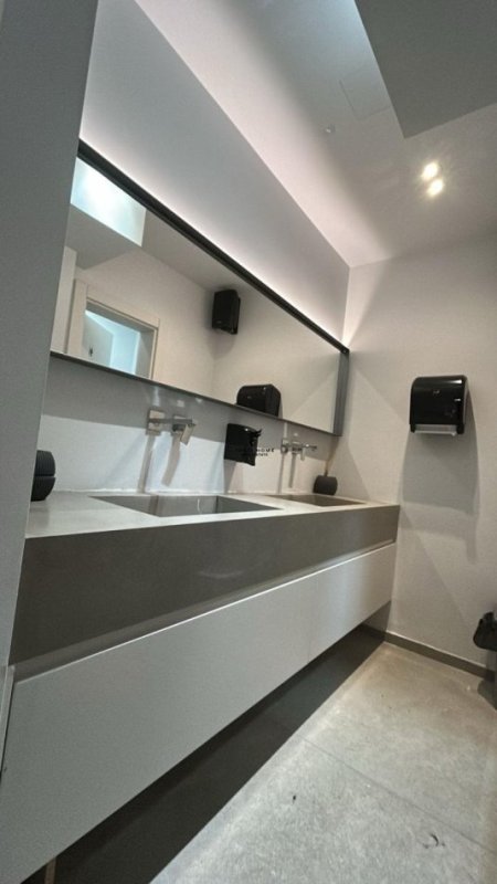 Tirane, shitet ambjent biznesi , 76 m² 330.000 € (ALI DEMI)