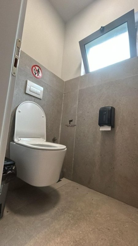 Tirane, shitet ambjent biznesi , 76 m² 330.000 € (ALI DEMI)