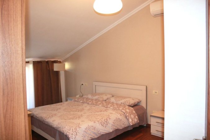 Tirane, jepet me qera apartament 1+1 Kati 4, 60 m² 550 € (Ambasada Amerikane)