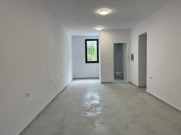 Tirane, jepet me qera ambjent biznesi Kati 0, 70 m² 800 € (STADIUMI DINAMO)