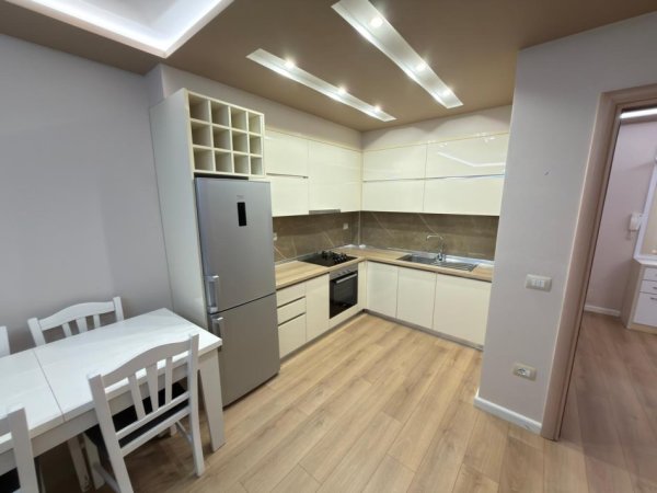 Tirane, jepet me qera apartament 1+1 Kati 3, 60 m² 550 €