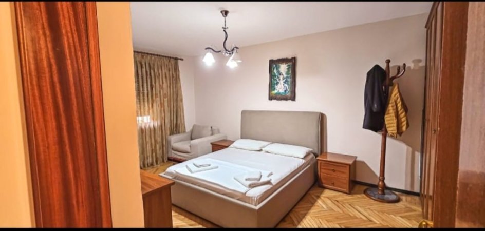 Tirane, jepet me qera apartament 1+1+Ballkon Kati 3, 80 m² 700 € (MYSLYM SHYRI)