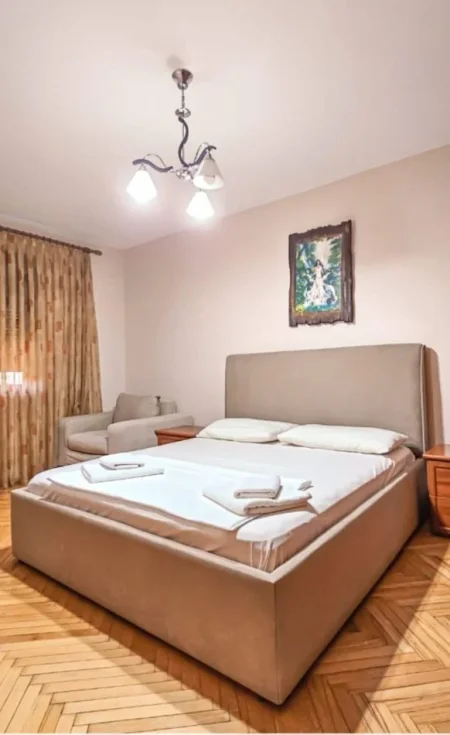 Tirane, jepet me qera apartament 1+1+Ballkon Kati 3, 80 m² 700 € (MYSLYM SHYRI)