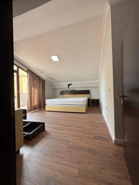 Tirane, jepet me qera apartament 1+1 Kati 6, 100 m² 550 € (KOMUNA E PARISIT)