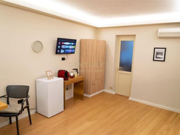 Tirane, jepet me qera zyre Kati 1, 25 m² 480 € (Atsh)