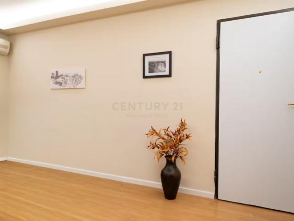 Tirane, jepet me qera zyre Kati 1, 25 m² 480 € (Atsh)