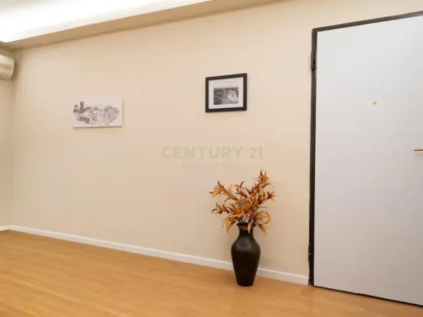 Tirane, jepet me qera zyre Kati 1, 25 m² 480 € (Atsh)