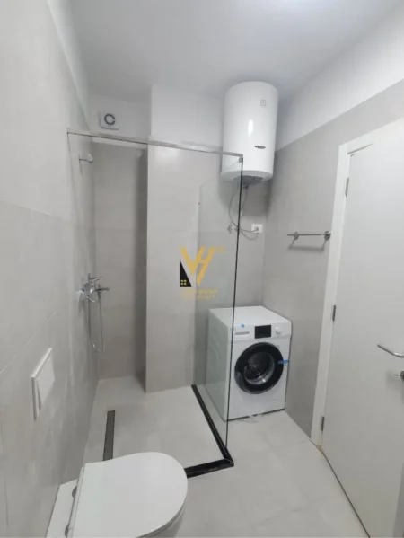 Tirane, jepet me qera apartament 2+1+Ballkon Kati 1, 170 m² 1.300 € (LIQENI I THATE)