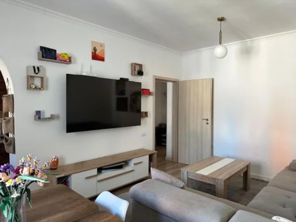 Tirane, shitet apartament 1+1 , 69 m² 155.000 € (Rruga Myslym Shyri,)
