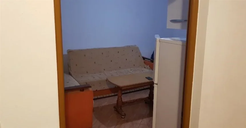 Tirane, jepet me qera 1+1+Ballkon , (Rruga 5 maj , RR,Lucie Miloti . ka dalje te big market prapa concord center)