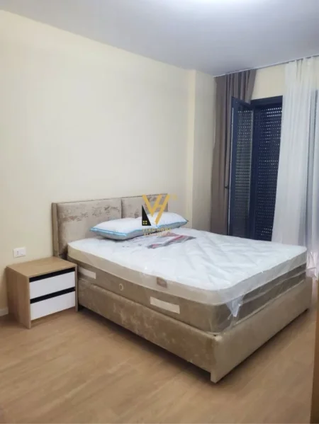 Tirane, jepet me qera apartament 2+1+Ballkon Kati 1, 120 m² 1.300 € (LIQENI I THATE)