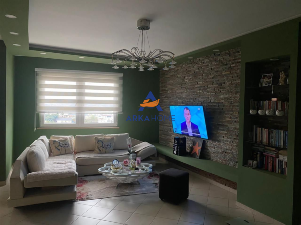 Tirane, shitet 2+1+Ballkon Kati 3, 157.000 € 