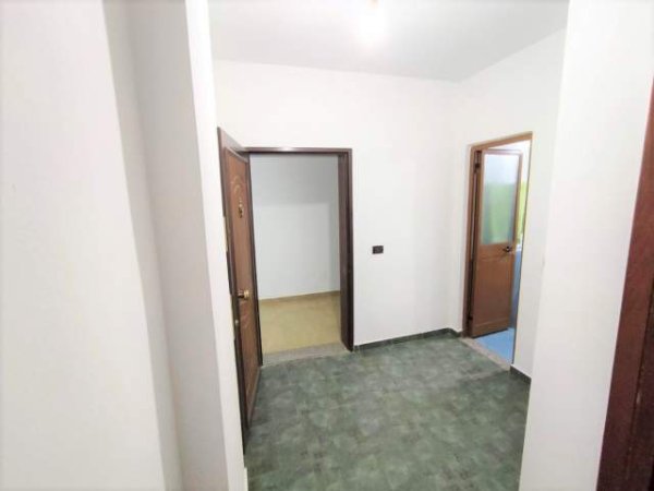 Tirane, shes apartament 1+1 65 m² 62.000 Euro (Fresku , prane Xhamise)