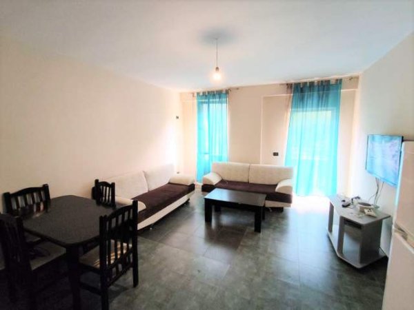 Tirane, shes apartament 1+1 65 m² 62.000 Euro (Fresku , prane Xhamise)