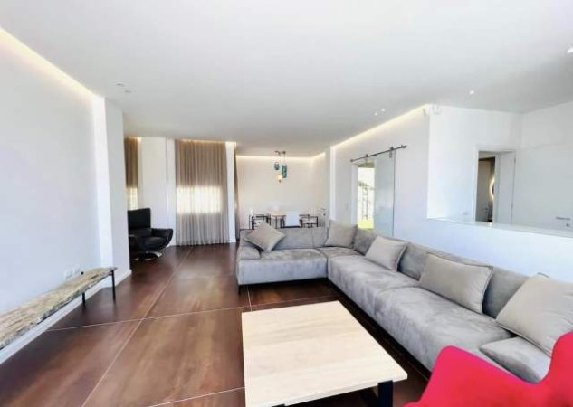 Shqiperi, jepet me qera Vile 350 m² 2.000 Euro (Berzhite , Green Garden Rezidence)