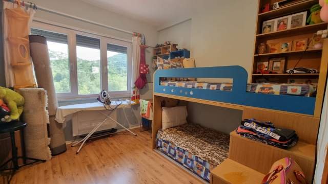 Tirane, jepet me qera apartament 2+1+A+BLK Kati 3, 122 m² 1.000 Euro (Liqeni i Thate)