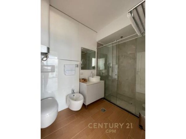 Tirane, ofert apartament 2+1+A+BLK Kati 8, 101 m² 700 Euro (Komuna e Parisit)