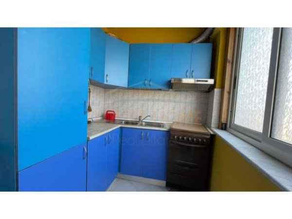 Tirane, jepet me qera apartament Kati 8, 125 m² 550 Euro (Myslym Shyr)