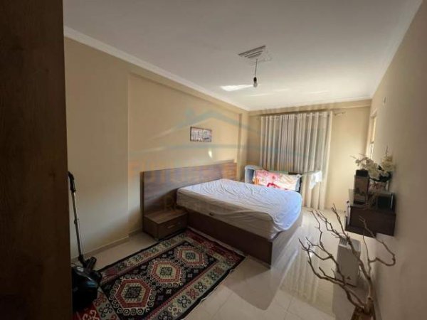 Tirane, jepet me qera apartament 2+1+BLK Kati 6, 90 m² 450 Euro (Prane Viles L)