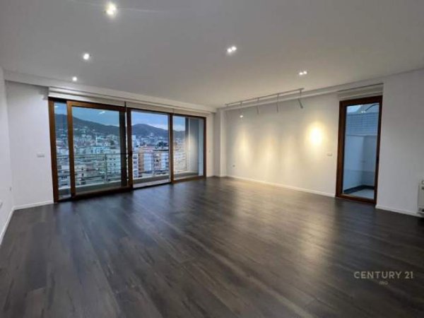 Tirane, ofert zyre Kati 8, 200 m² 2.400 Euro (Tek Kompleksi Delijorgji ,Tirana, Albania)