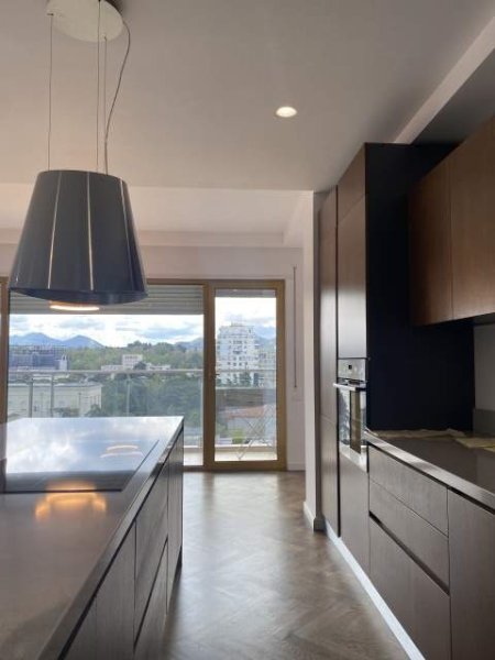 Apartament 2+1 Kati 5, 1.700 Euro (Brigata e VIII, Bllok)