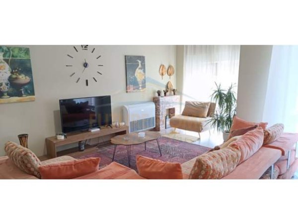 Tirane, jepet me qera apartament 2+1+BLK Kati 7, 90 m² 450 Euro (Ali demi)