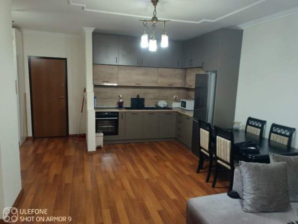 Tirane, jepet me qera apartament 1+1+BLK Kati 8, 65 m² 500 Euro (turbina)