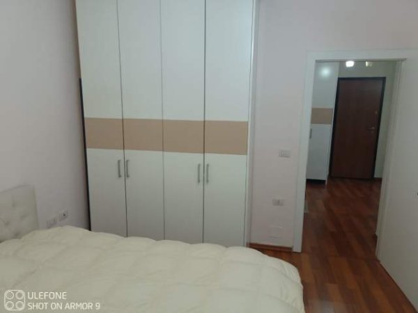 Tirane, jepet me qera apartament 1+1+BLK Kati 8, 65 m² 500 Euro (turbina)