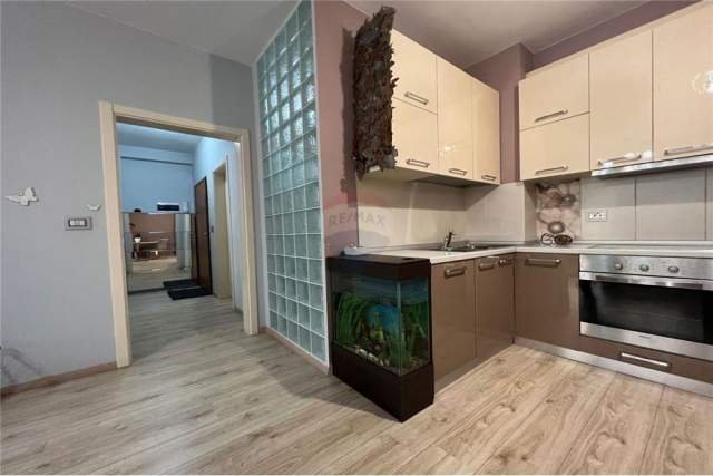 Tirane, jepet me qera apartament 1+1+BLK Kati 4, 64 m² 400 Euro (Rr.Dhaskal Todri)