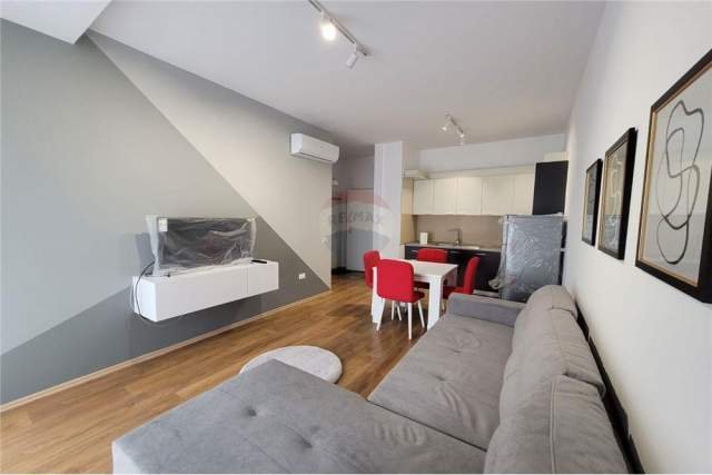 Tirane, jepet me qera apartament 1+1+BLK Kati 4, 70 m² 620 Euro (Komuna e parisit)
