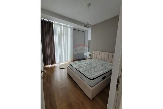 Tirane, jepet me qera apartament 1+1+BLK Kati 4, 70 m² 620 Euro (Komuna e parisit)