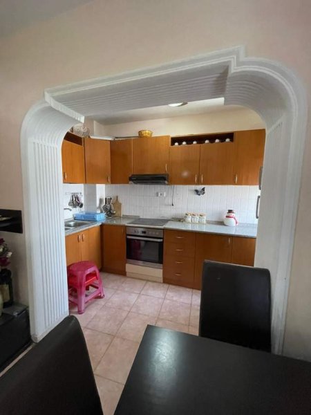 Tirane, jepet me qera apartament 2+1+BLK Kati 5, 78 m² 400 € (rruga Barrigadave)