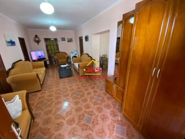Vlore, shitet apartament 3+1 Kati 1, 100 m² 65.000 Euro (Rruga Demokracia,Vlorë)