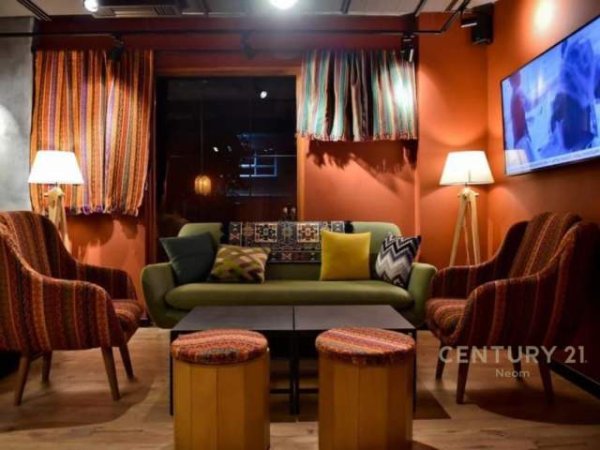 Tirane, jepet me qera lokal Kati 0, 200 m² 2.300 Euro (ish ekspozita)