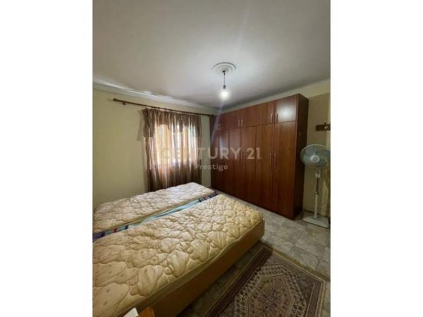 Tirane, jepet me qera apartament 1+1+A+BLK Kati 1, 55 m² 300 Euro (Porcelan)