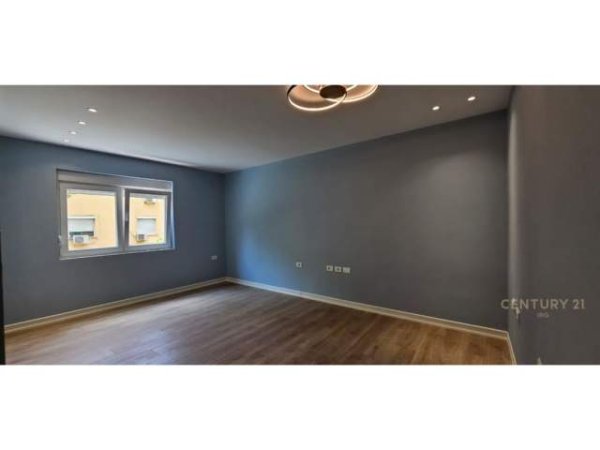 Tirane, ofert apartament Kati 3, 80 m² 800 Euro (Rruga e Durresit Tirana, Albania)