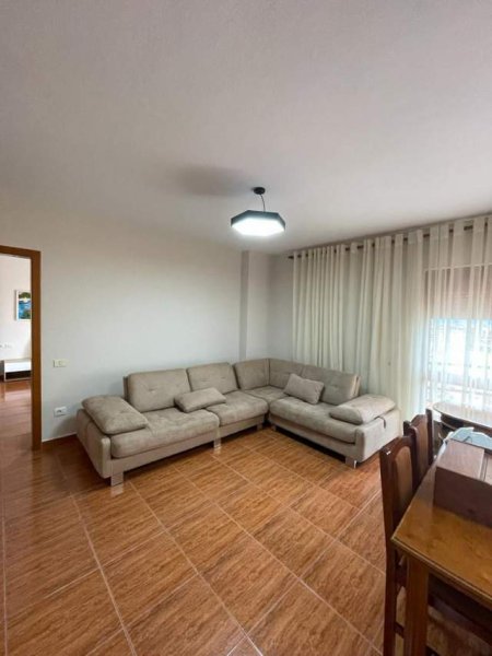 Tirane, jepet me qera apartament 1+1+BLK Kati 10, 75 m² 450 Euro