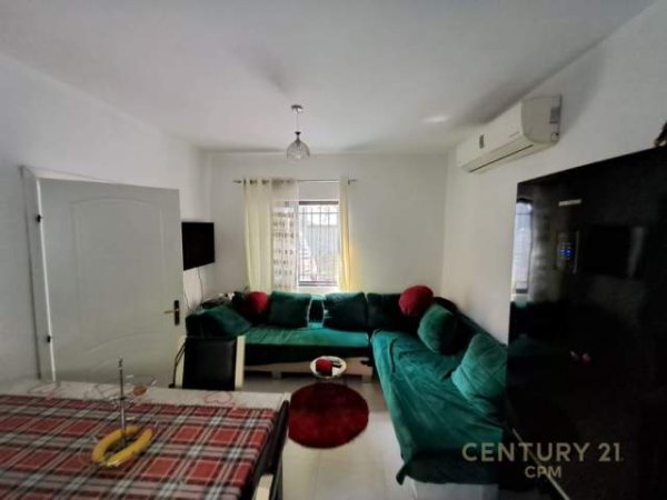 Tirane, jepet me qera apartament 2+1 Kati 1, 100 m² 600 Euro (Rruga Muhamet Gjollesha, Komuna e Parisit)