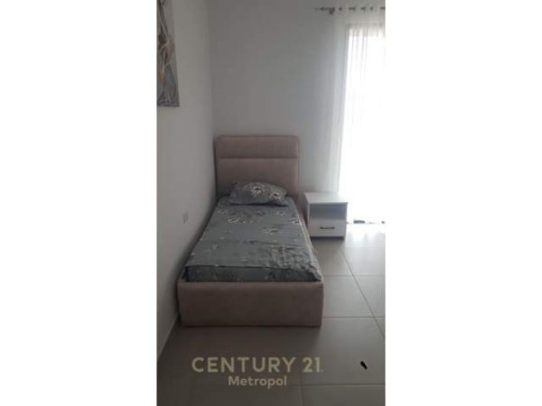 Tirane, jepet me qera apartament 2+1 Kati 5, 120 m² 550 Euro (Oxhaku,prane QSUT)