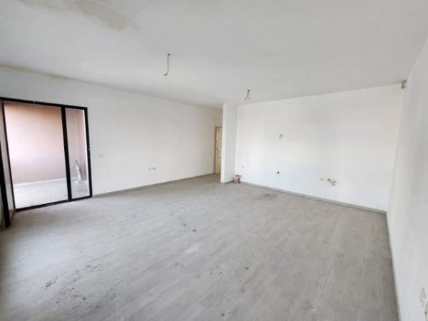 Tirane, jepet me qera zyre Kati 1, 110 m² 430 Euro (Casa Italia)