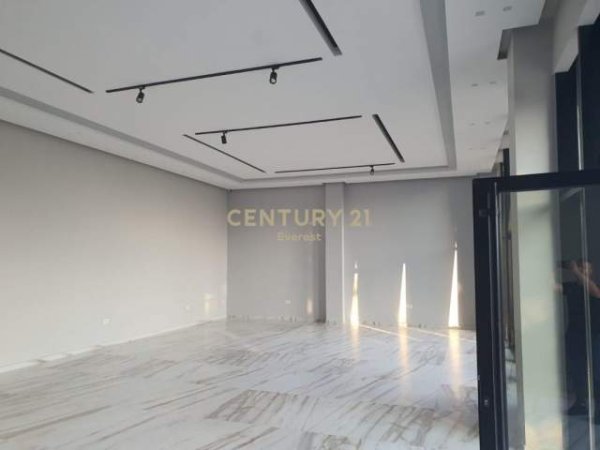 Tirane, jap me qera magazine Kati 0, 7.000 Euro