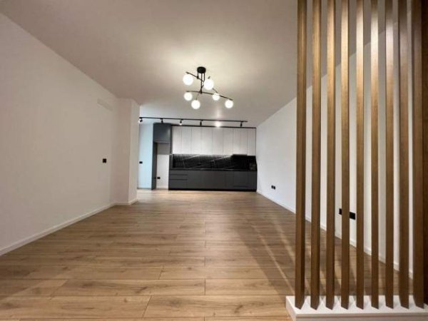 Tirane, shes apartament 2+1 103 m² Euro (21 Dhjetori)