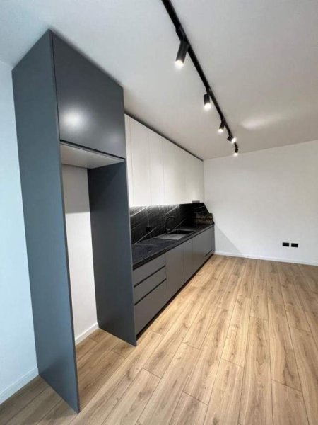 Tirane, shes apartament 2+1 103 m² Euro (21 Dhjetori)