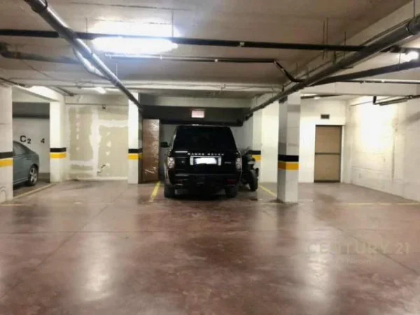 Tirane, jepet me qera apartament 3+1 Kati 3, 156 m² 900 Euro (Liqeni i Thate, Rruga Peti)