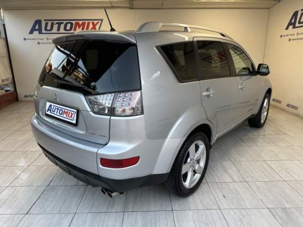 Tirane, shes xhip Mitsubishi outlander Viti 2008, 7.200 Euro