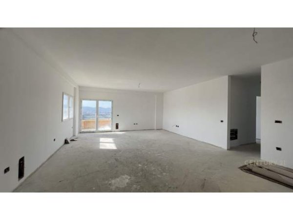 Tirane, ofert apartament Kati 3, 151 m² 195.000 Euro (Farke)