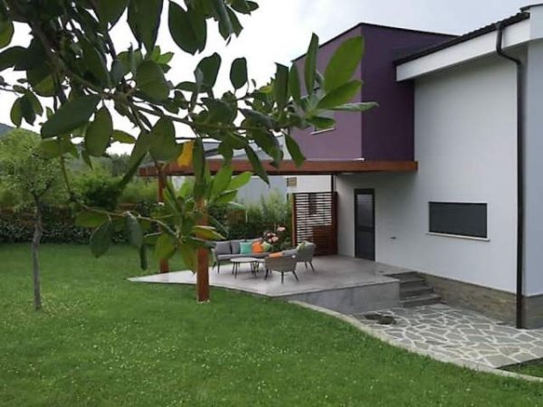 Tirane, ofert apartament duplex 2 Katshe Kati 2, 672 m² 3.300 Euro (Long Hill Residence Tirana, Albania)