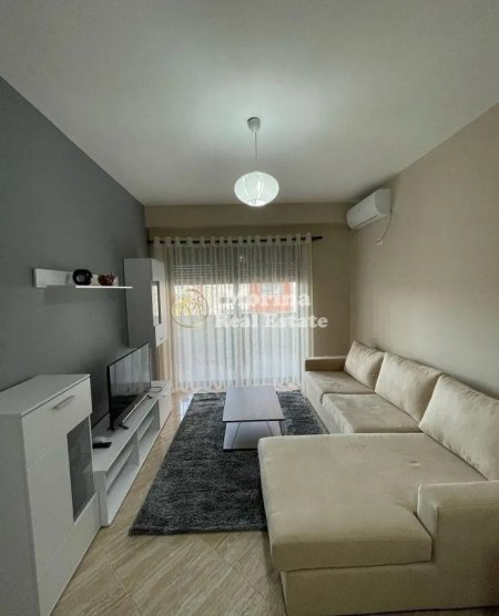 Tirane, jepet me qera apartament 1+1 Kati 5, 84 m² 550 € (Pallati me Shigjeta)