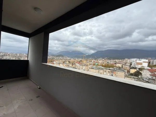 Tirane, shitet apartament 2+1 Kati 7, 108 m² 174.000 € (Shkolla e Bashkuar)